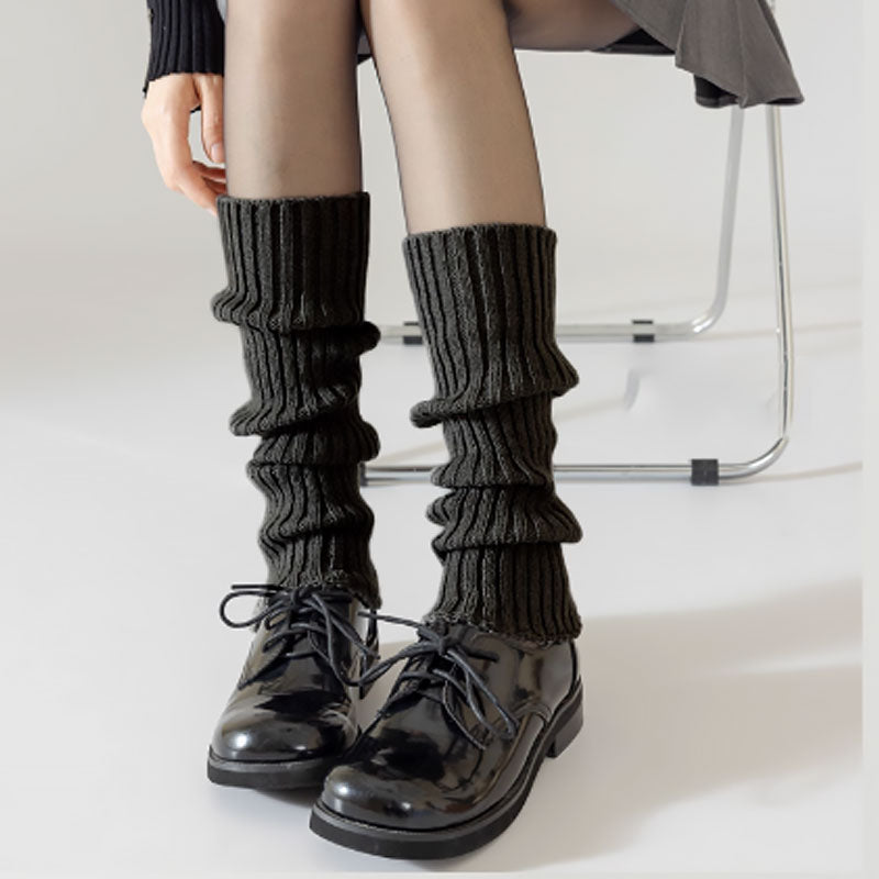 Kalvlånga slouchy-strumpor