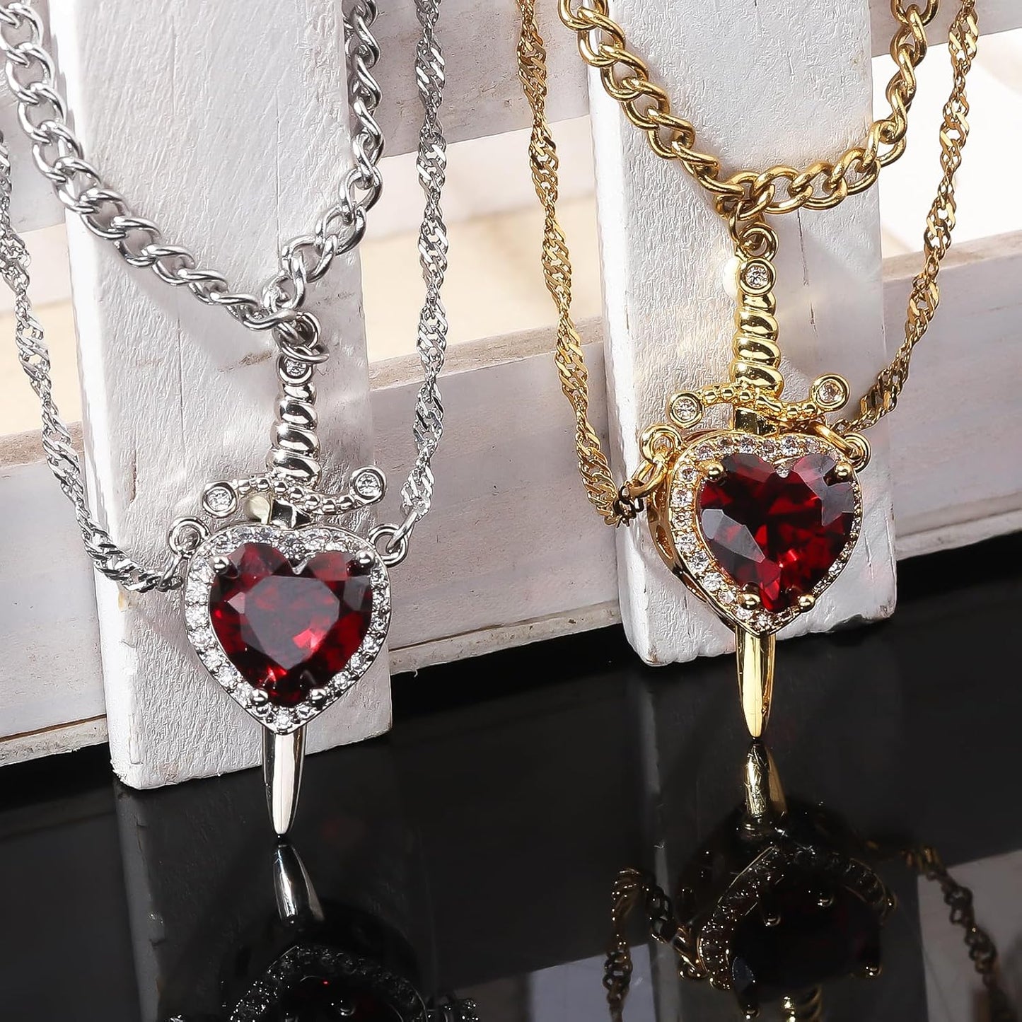 ❤️🗡️Svärd och hjärta matchande halsband