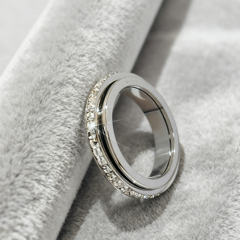 💖Black Friday Mega Deal – 50 % rabatt!💖Roterande spinnerring tillverkad av titanstål med zirkoniumoxid